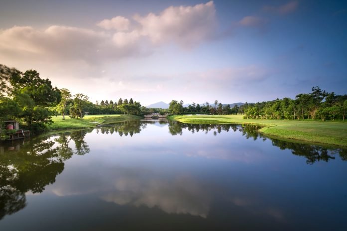 golf-course-lake
